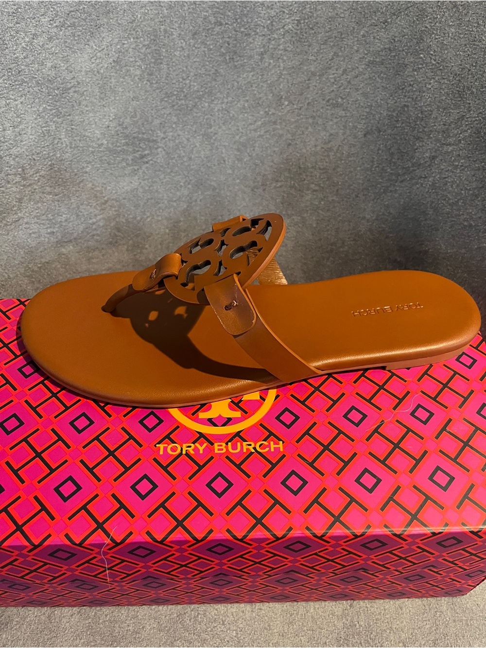 Tory Burch Women’s Sandals Miller Bourbon Size 8 US - Picture 12 of 15